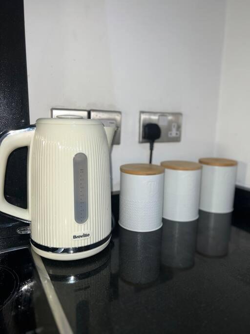 Leeds Clarence Dock 2 Bedroom Apt מראה חיצוני תמונה
