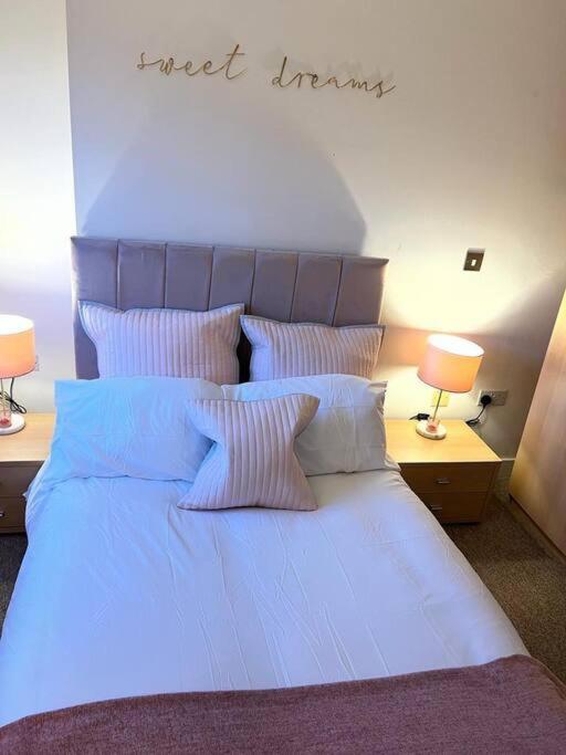 Leeds Clarence Dock 2 Bedroom Apt מראה חיצוני תמונה