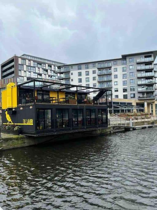 Leeds Clarence Dock 2 Bedroom Apt מראה חיצוני תמונה