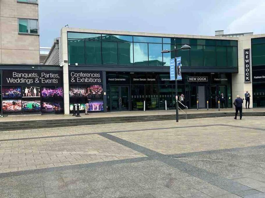 Leeds Clarence Dock 2 Bedroom Apt מראה חיצוני תמונה