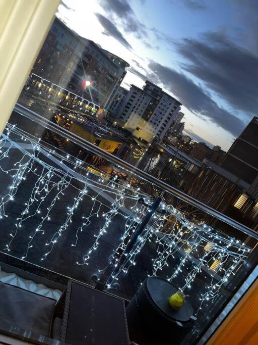 Leeds Clarence Dock 2 Bedroom Apt מראה חיצוני תמונה