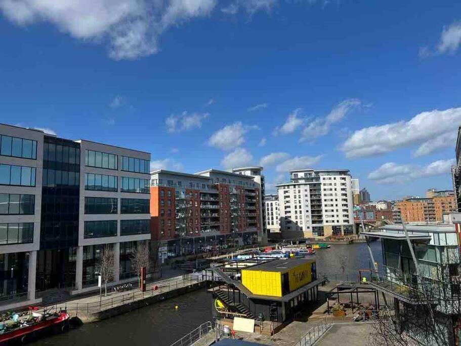 Leeds Clarence Dock 2 Bedroom Apt מראה חיצוני תמונה
